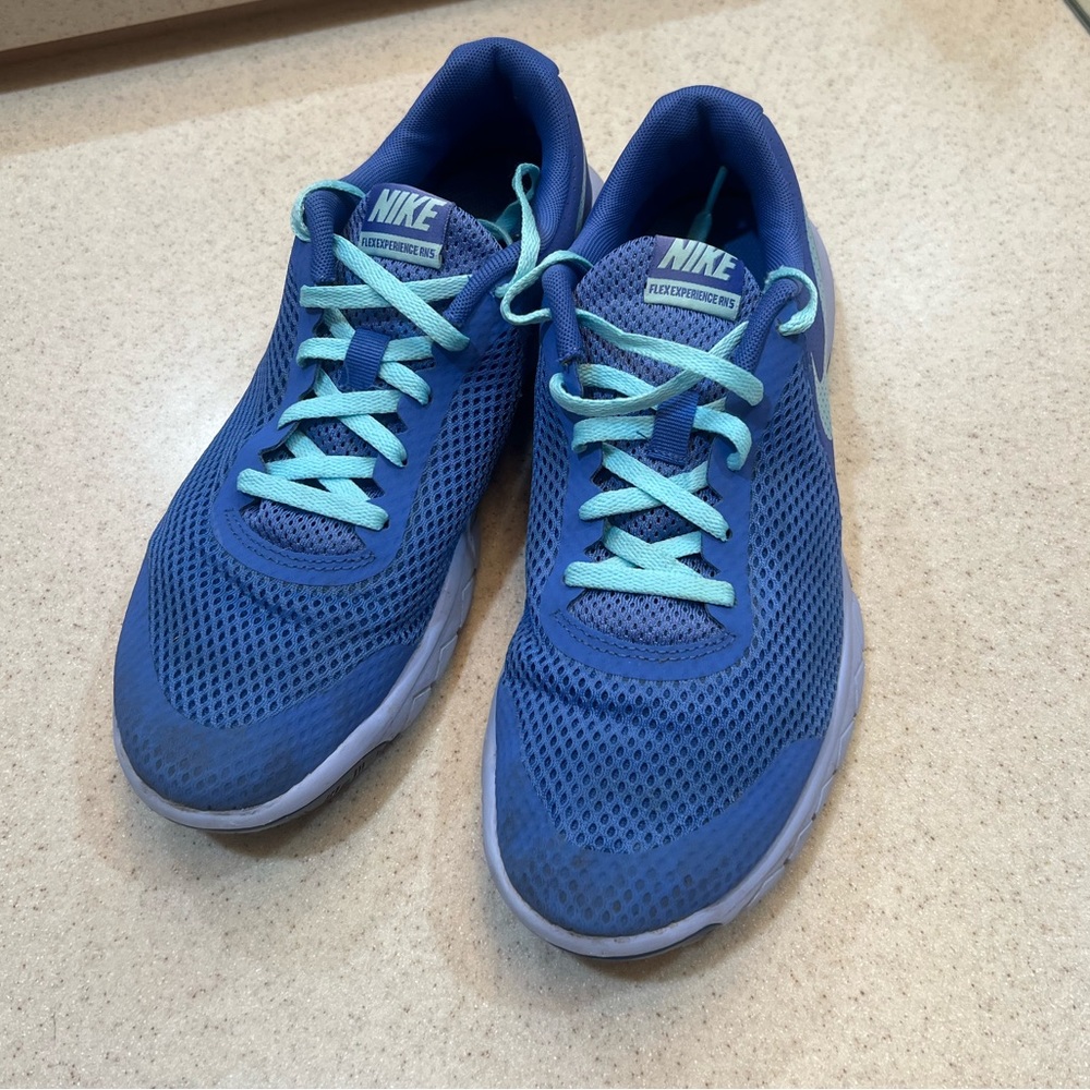 NIKE Flex Experience RN5 Girls Size 7